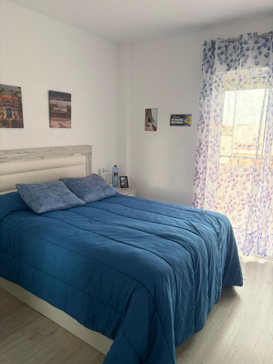 4 bedroom Apartment for sale in Los Alcazares - € 250,000 (Ref: 9502574)