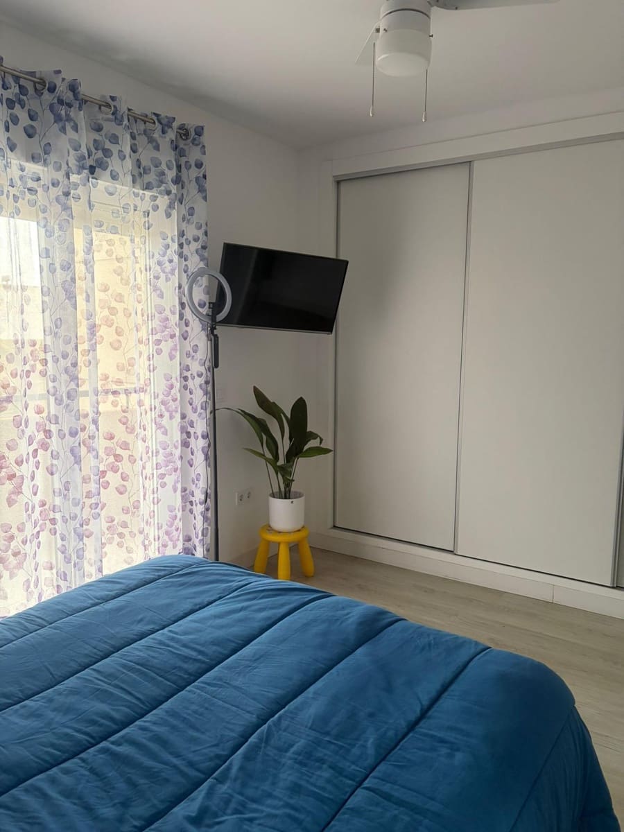 4 bedroom Apartment for sale in Los Alcazares - € 250,000 (Ref: 9502574)