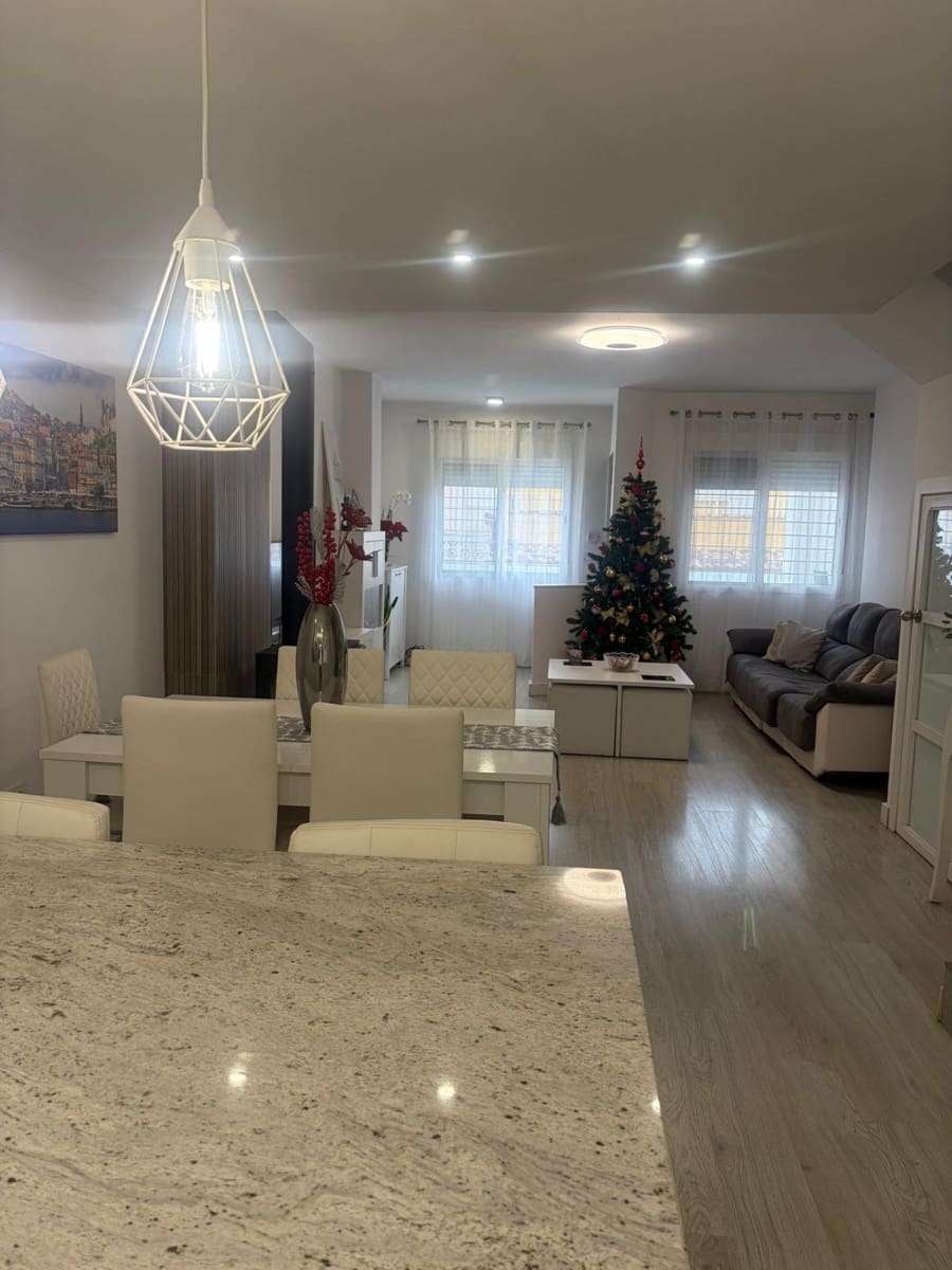 4 soverom Leilighet til salgs i Los Alcazares - € 235 000 (Ref: 9502574)