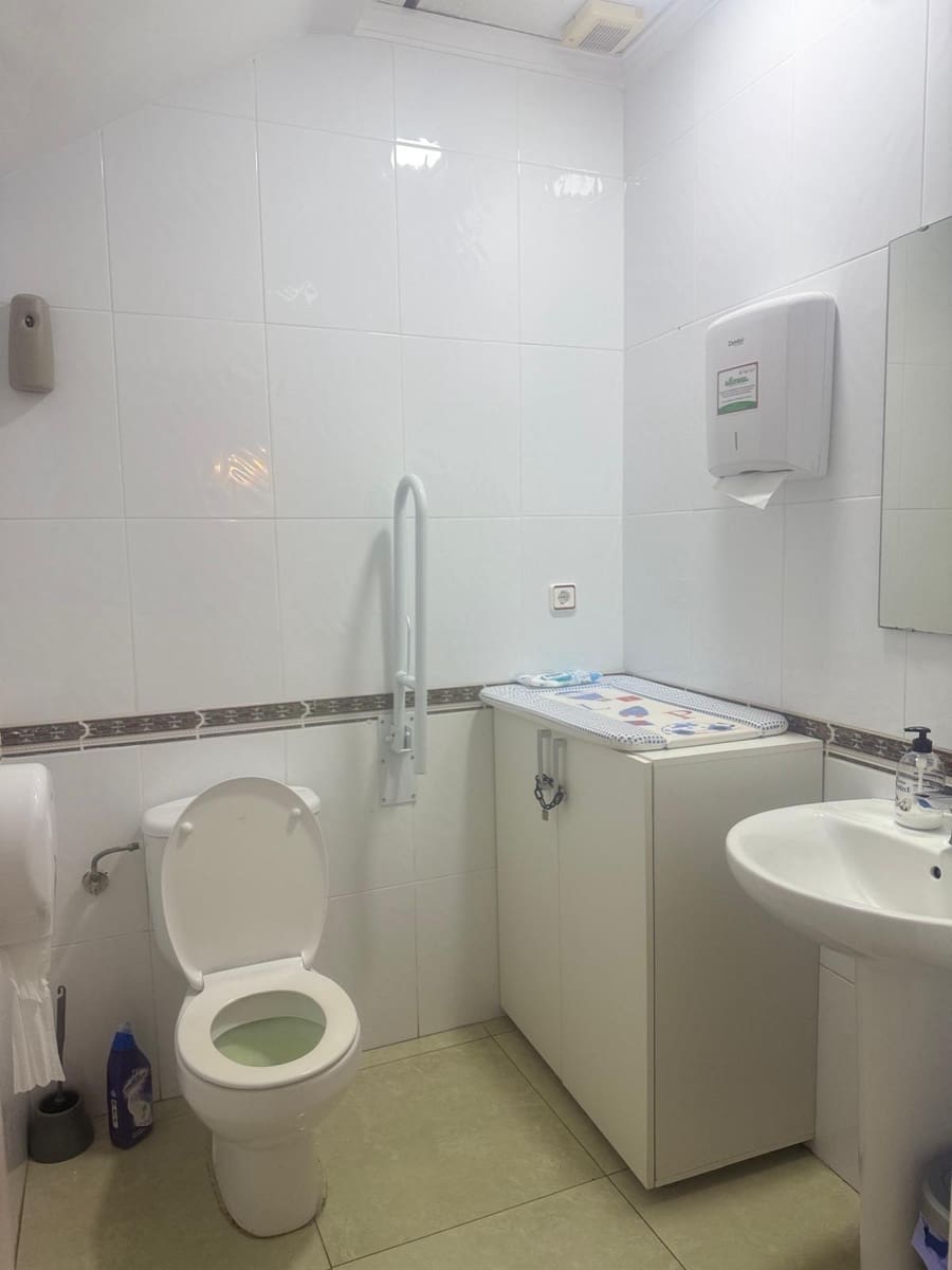 Commercial for rent in San Cayetano - € 750 (Ref: 9524479)