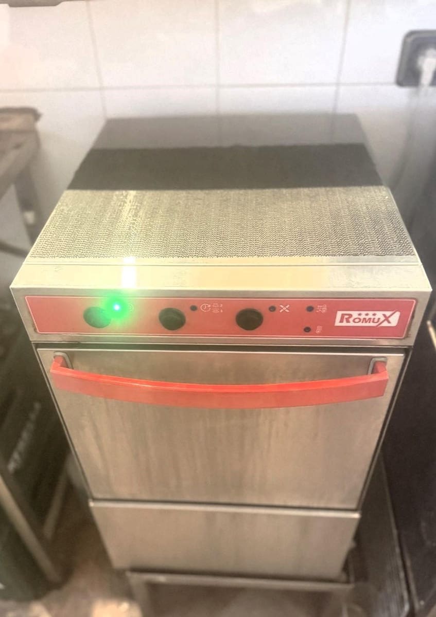 Commercial for rent in San Cayetano - € 750 (Ref: 9524479)