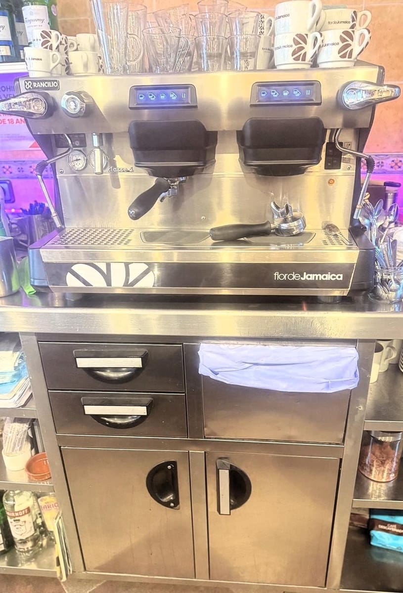 Commercial for rent in San Cayetano - € 750 (Ref: 9524479)