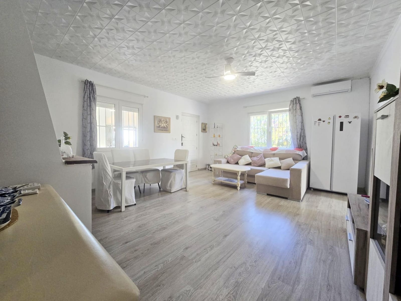 3 makuuhuone Maalaistalo myytävänä paikassa Sucina mukana 
autotalli - 270 000 € (Ref: 9605163)