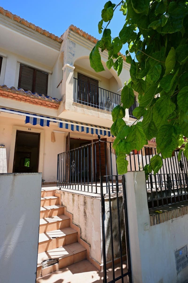 4 bedroom Villa for sale in Los Narejos with garage - € 360,000 (Ref: 9857654)