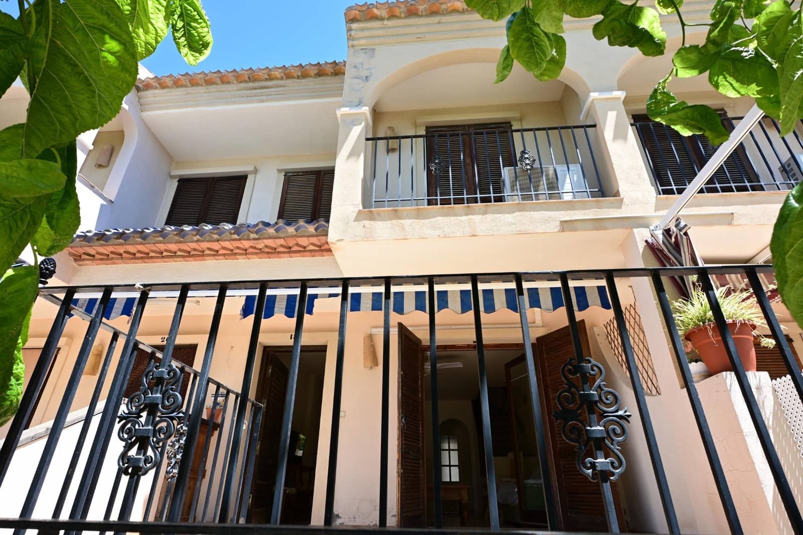 4 bedroom Villa for sale in Los Narejos with garage - € 360,000 (Ref: 9857654)