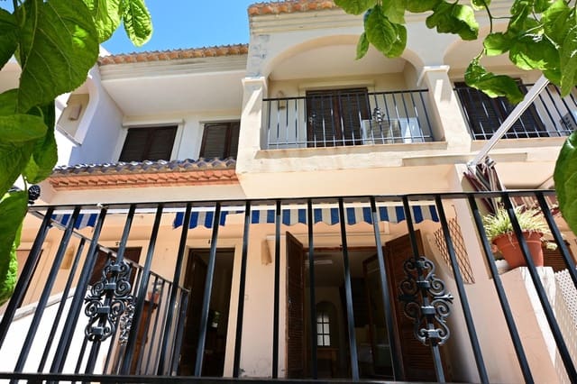 4 Zimmer Villa zu verkaufen in Los Narejos, Los Alcázares mit Garage - 360.000 € (Ref: 9857654)