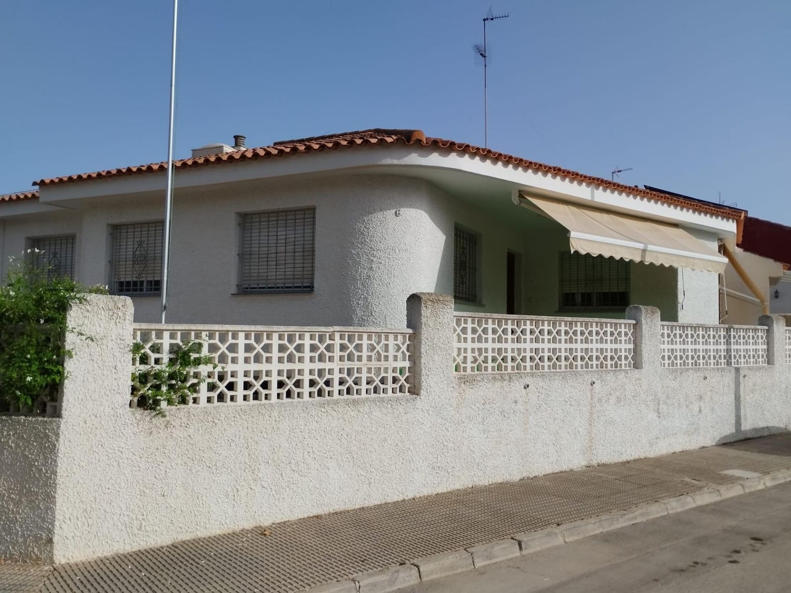 Casa de 4 habitaciones en San Javier en venta con garaje - 399.000 € (Ref: 9983266)