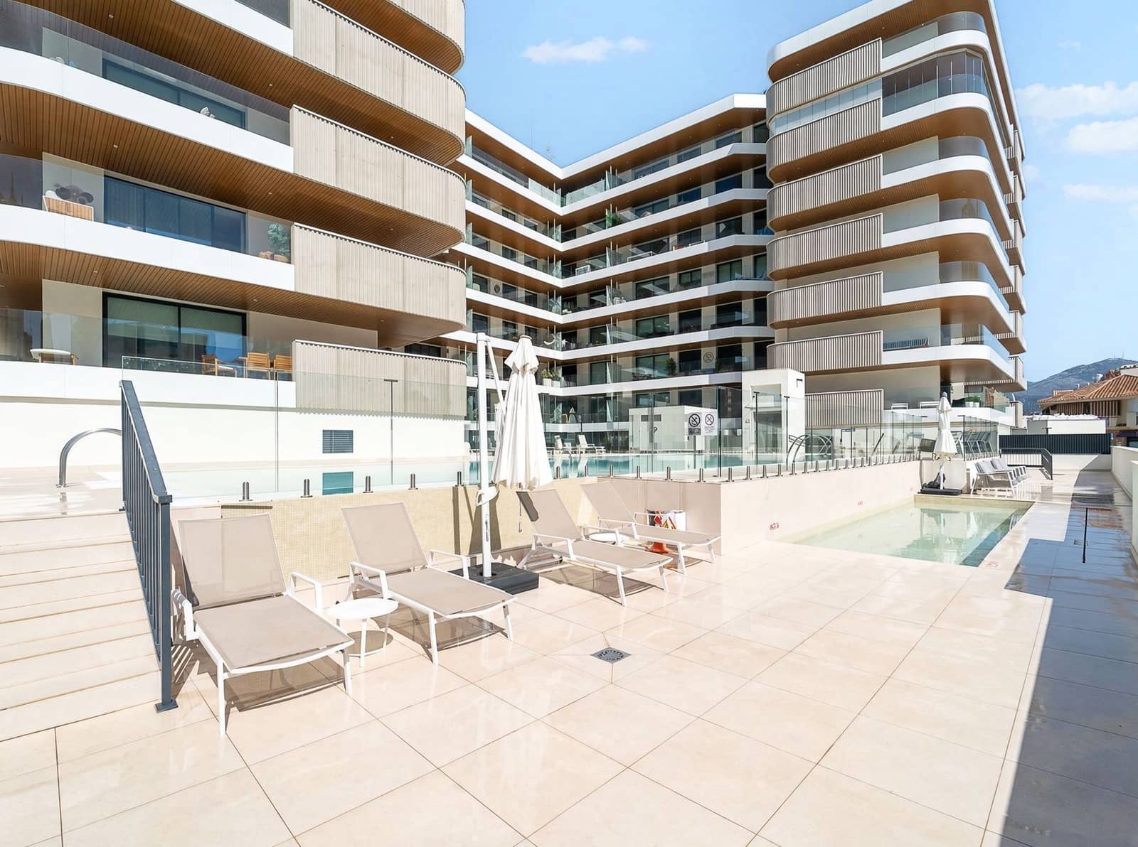 2 sovrum Lägenhet till salu i Fuengirola med pool garage - 699 000 € (Ref: 10184195)