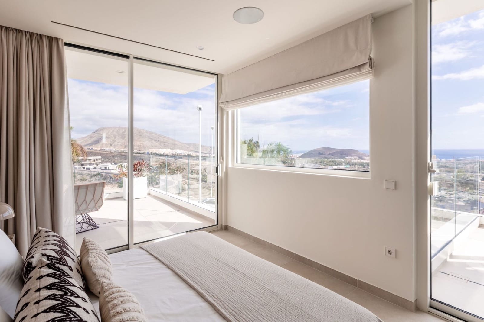 Chalet de 3 habitaciones en Costa Adeje en venta con garaje - 2.274.250 € (Ref: 8518714)