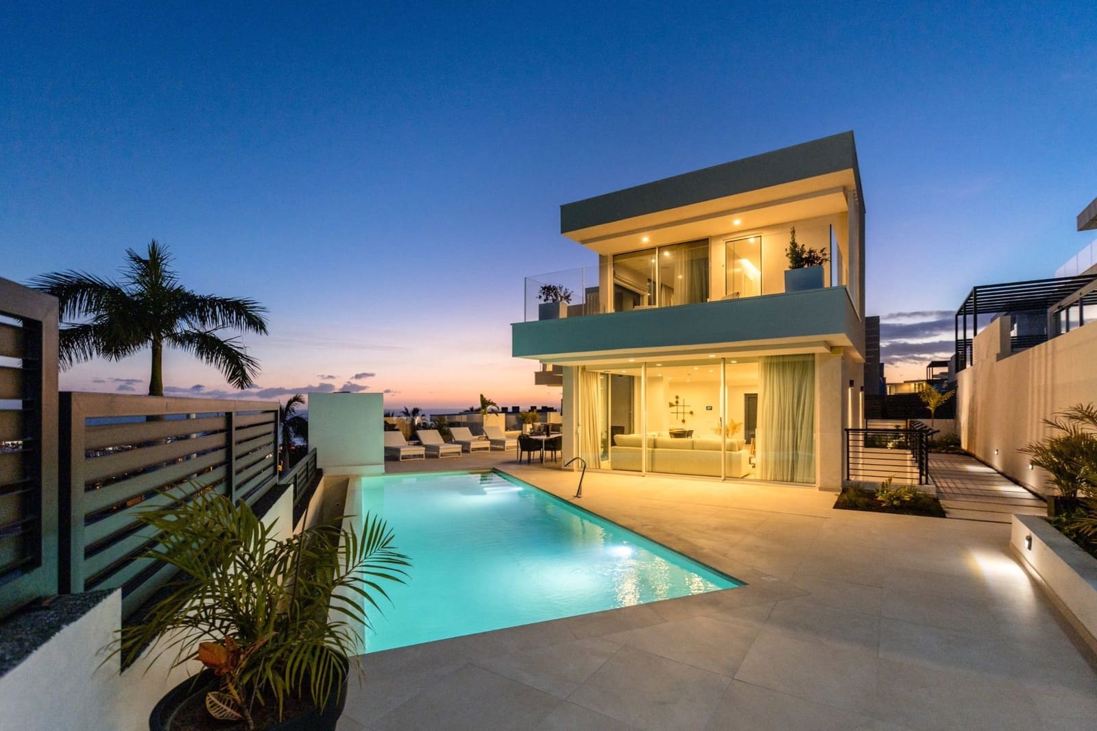 Chalet de 3 habitaciones en Costa Adeje en venta con garaje - 2.274.250 € (Ref: 8518714)