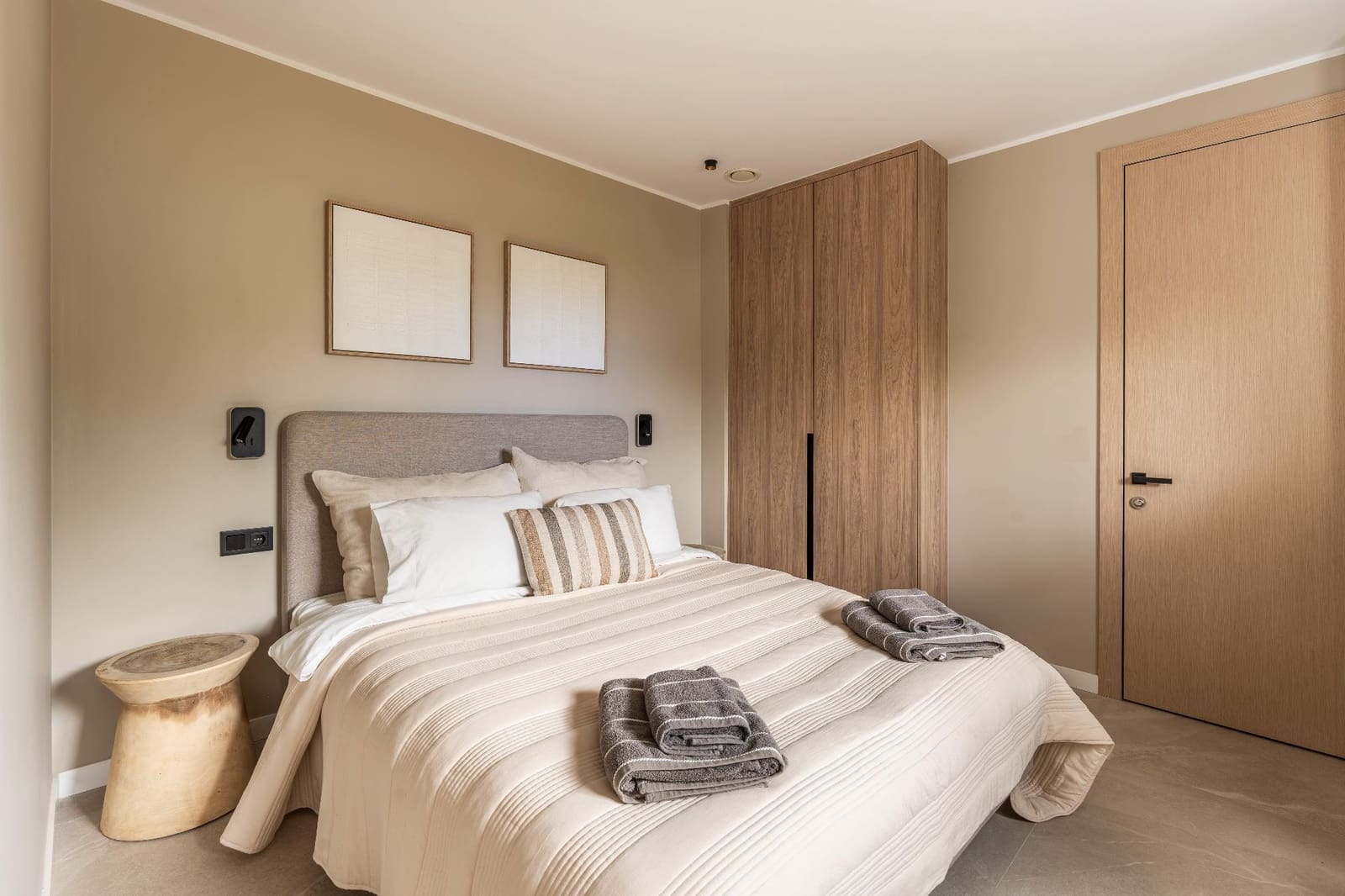 5 bedroom Villa for sale in Marbella with pool - € 3,250,000 (Ref: 8579379)