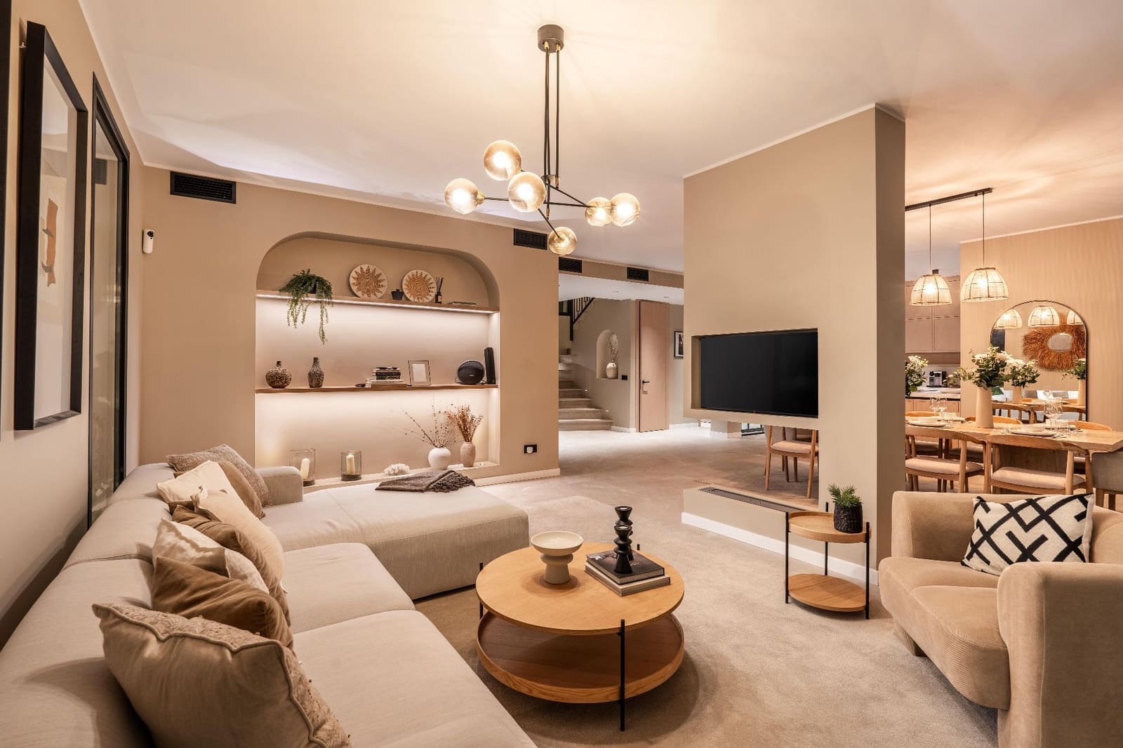 5 bedroom Villa for sale in Marbella with pool - € 3,250,000 (Ref: 8579379)