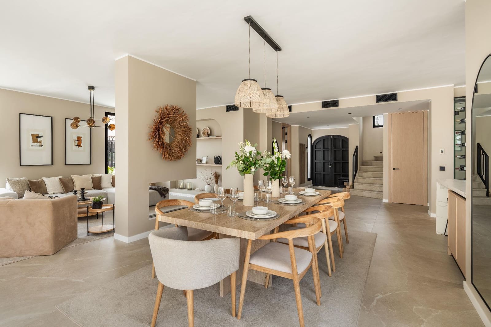 5 bedroom Villa for sale in Marbella with pool - € 3,250,000 (Ref: 8579379)