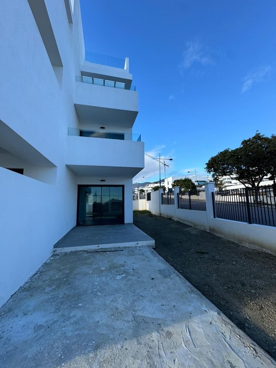 3 makuuhuone Huoneisto myytävänä paikassa Estepona mukana uima-altaan 
autotalli - 780 000 € (Ref: 9665932)