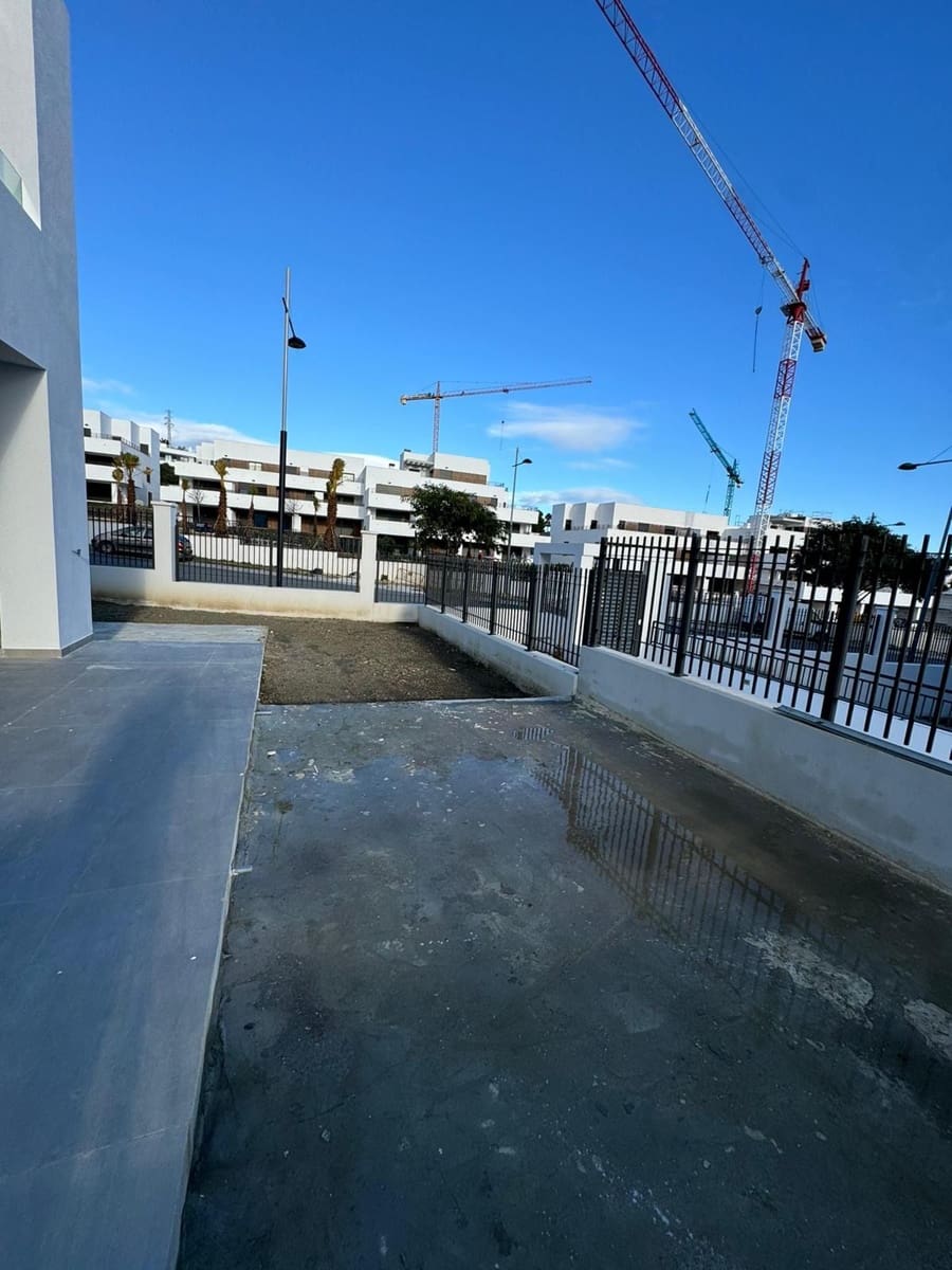 3 makuuhuone Huoneisto myytävänä paikassa Estepona mukana uima-altaan 
autotalli - 780 000 € (Ref: 9665932)