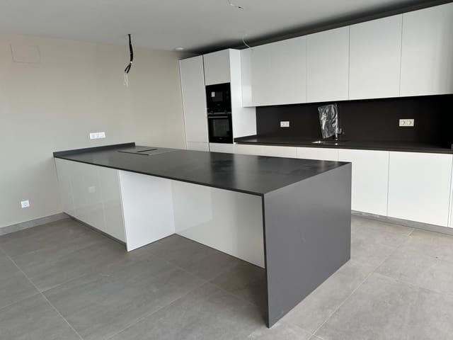 3 makuuhuone Huoneisto myytävänä paikassa Estepona mukana uima-altaan 
autotalli - 780 000 € (Ref: 9665932)