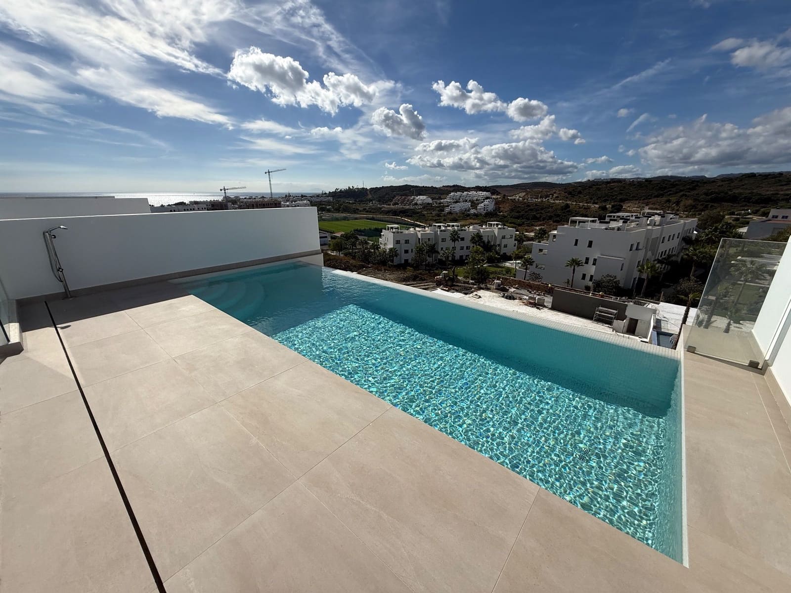 3 bedroom Penthouse for sale in Estepona with pool garage - € 1,175,000 (Ref: 9679482)