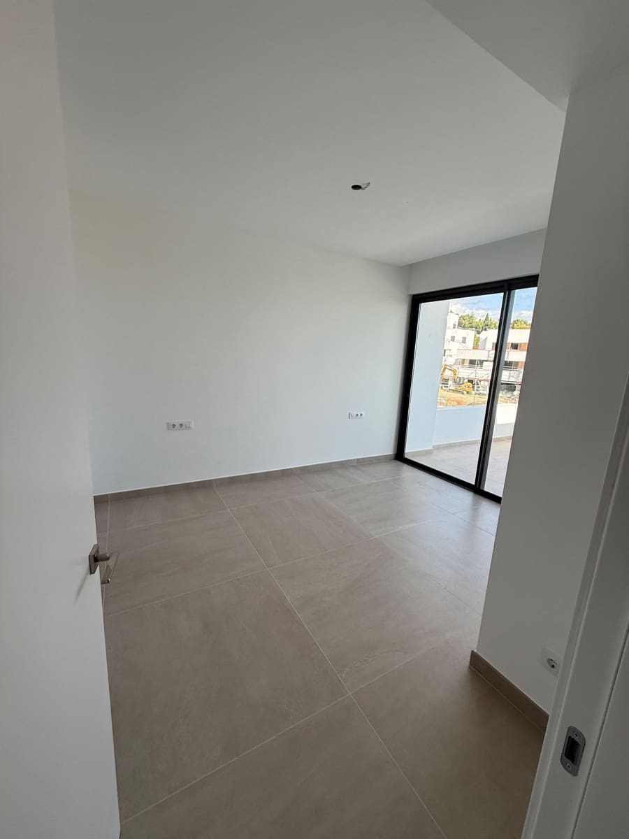 3 bedroom Penthouse for sale in Estepona with pool garage - € 1,175,000 (Ref: 9679482)