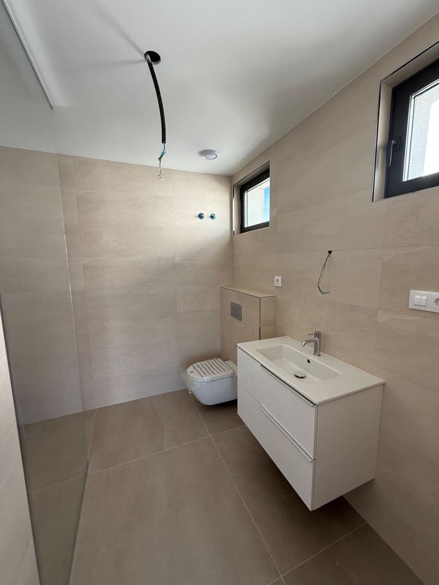 3 bedroom Penthouse for sale in Estepona with pool garage - € 1,175,000 (Ref: 9679482)