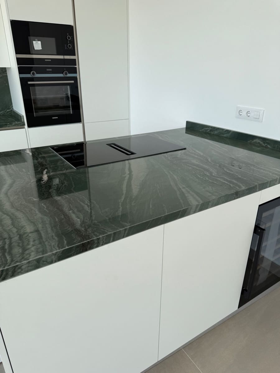 3 bedroom Penthouse for sale in Estepona with pool garage - € 1,175,000 (Ref: 9679482)