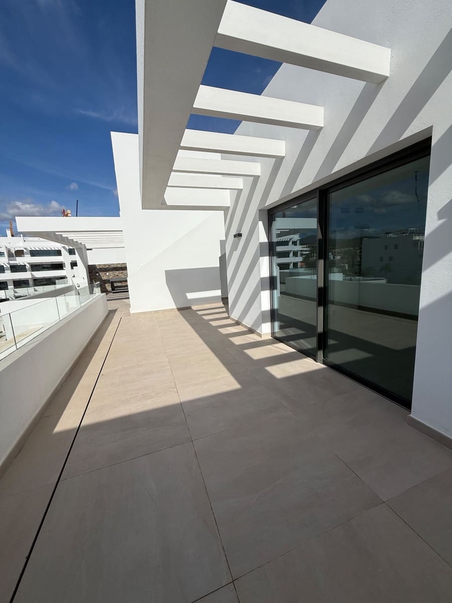 3 bedroom Penthouse for sale in Estepona with pool garage - € 1,175,000 (Ref: 9679482)