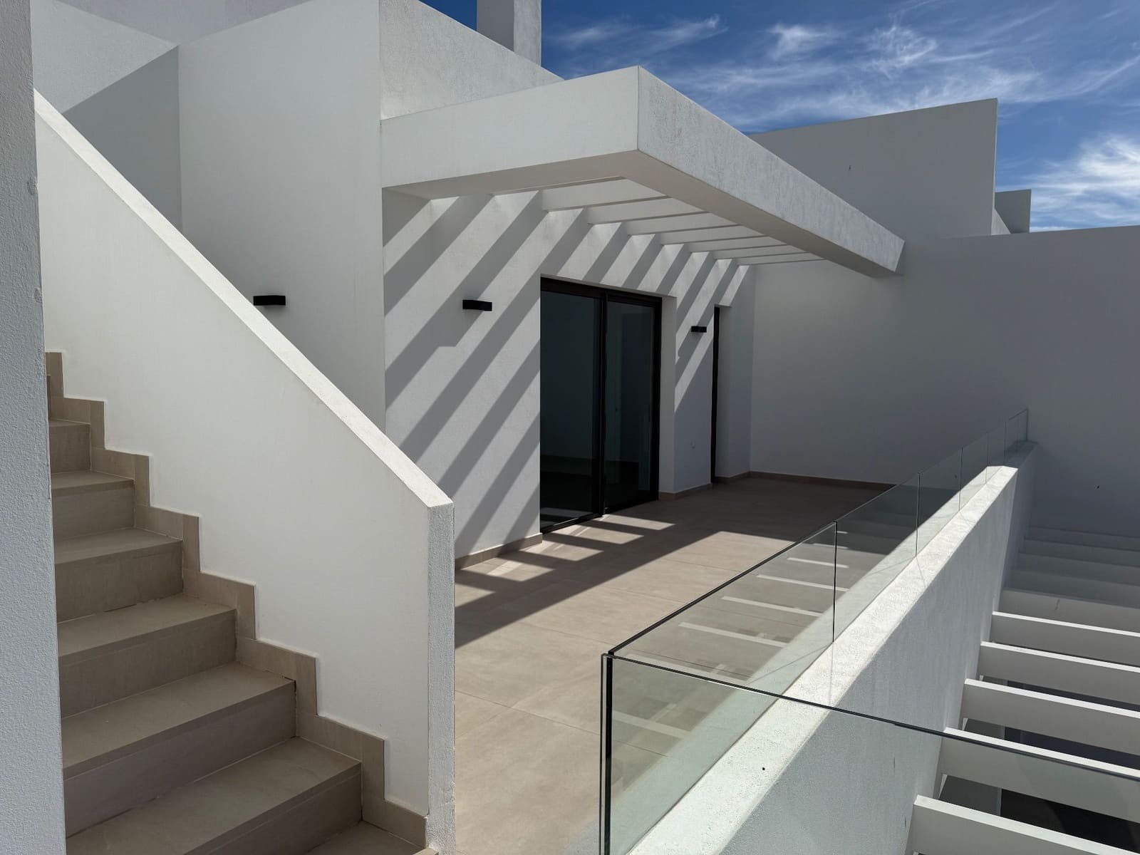 3 bedroom Penthouse for sale in Estepona with pool garage - € 1,175,000 (Ref: 9679482)