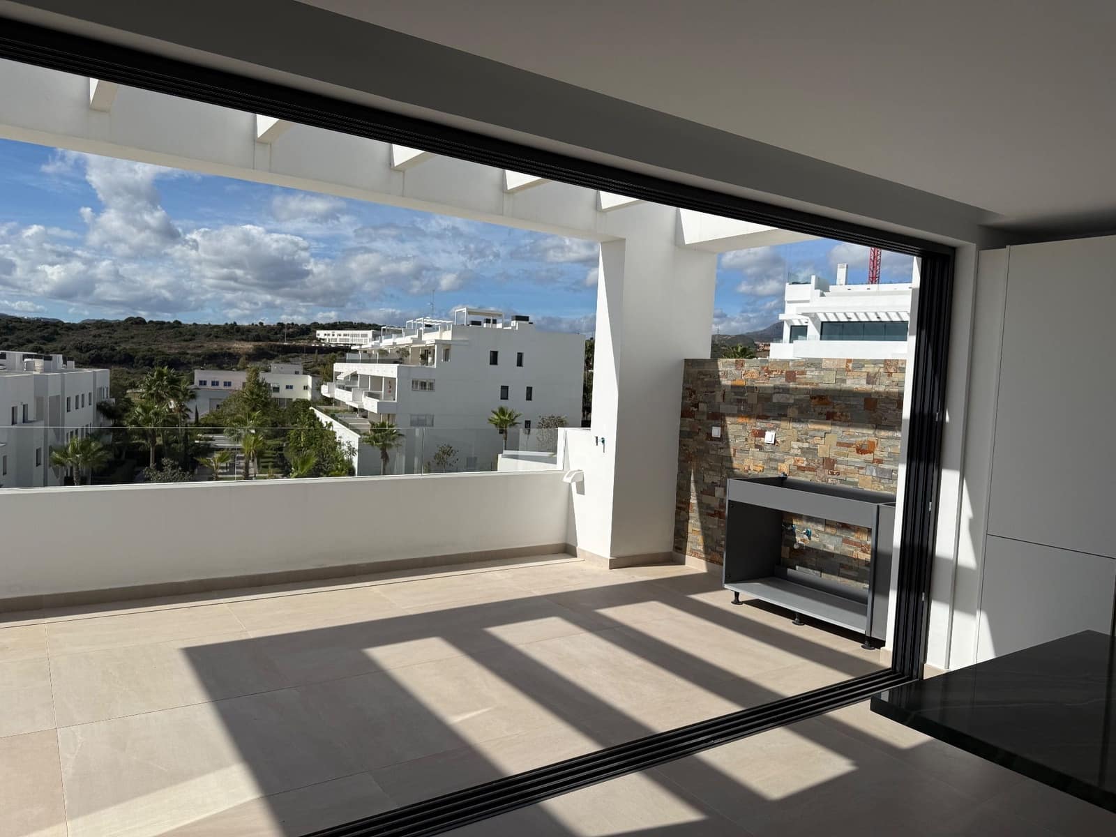 3 bedroom Penthouse for sale in Estepona with pool garage - € 1,175,000 (Ref: 9679482)