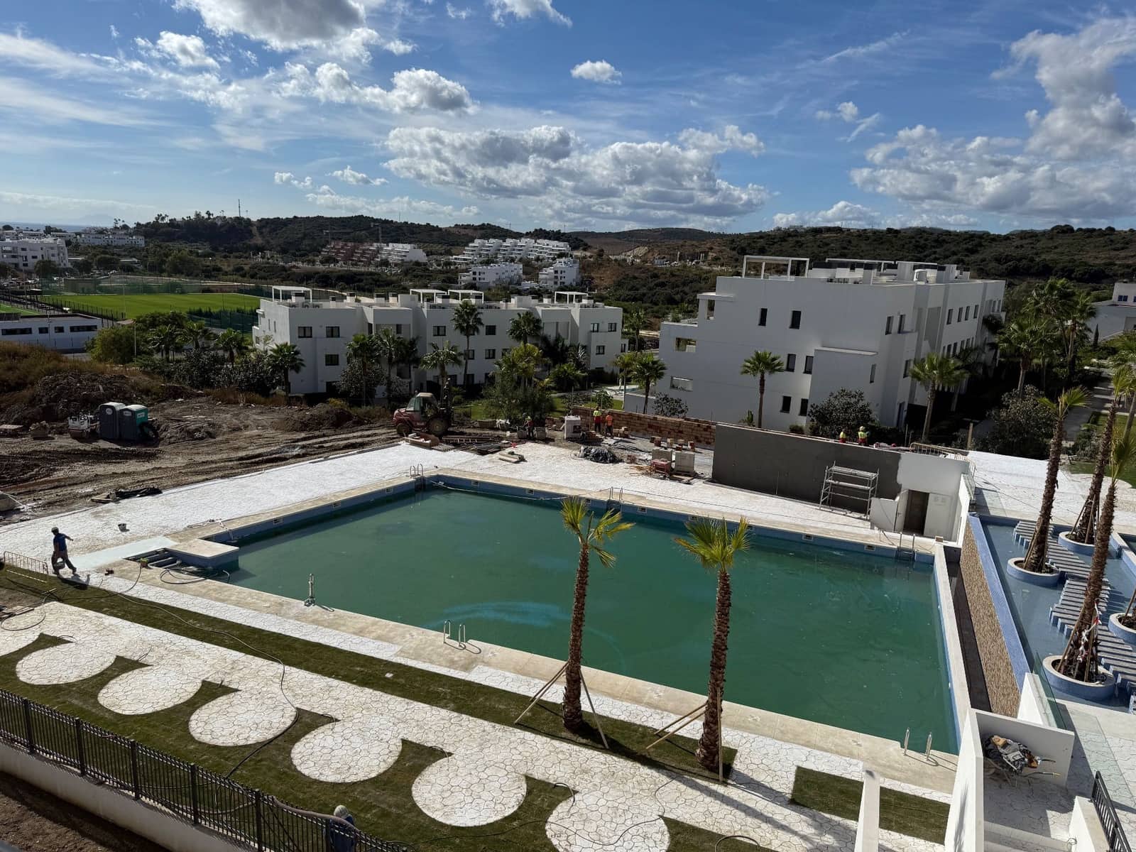 3 bedroom Penthouse for sale in Estepona with pool garage - € 1,175,000 (Ref: 9679482)
