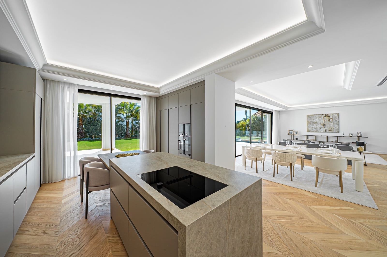 6 bedroom Villa for sale in Marbella with pool garage - € 6,400,000 (Ref: 9801023)