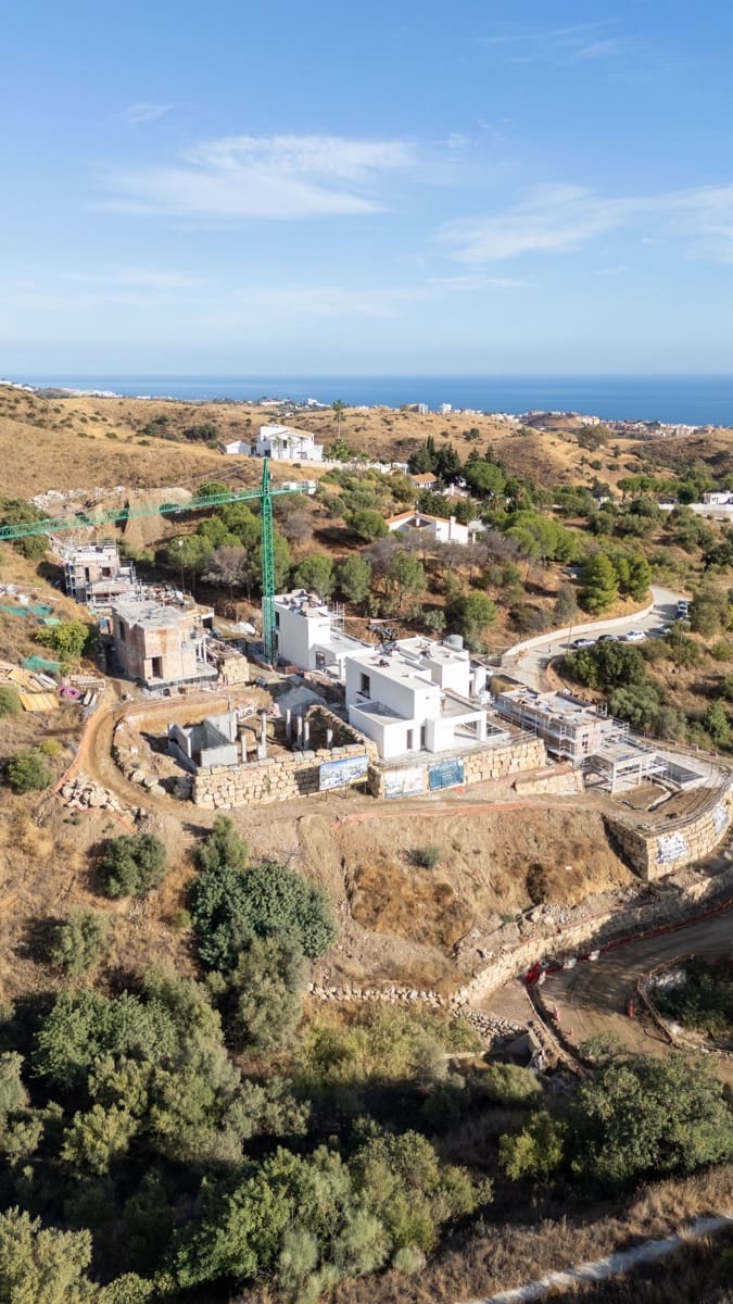 4 sovrum Villa till salu i Mijas Costa med pool garage - 2 125 000 € (Ref: 9801027)