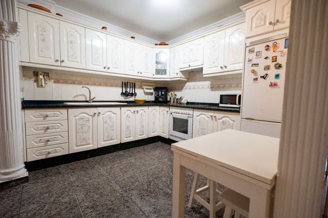 Piso de 3 habitaciones en Santa Ursula en venta con garaje - 203.000 € (Ref: 9801029)