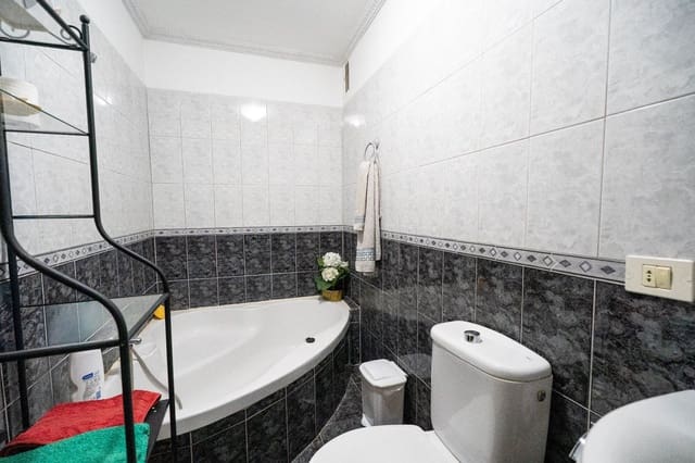 Piso de 3 habitaciones en Santa Ursula en venta con garaje - 203.000 € (Ref: 9801029)