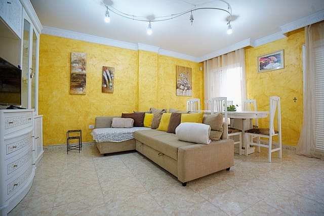 Piso de 3 habitaciones en Santa Ursula en venta con garaje - 203.000 € (Ref: 9801029)