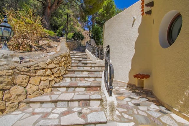 5 bedroom Villa for sale in Altea la Vella, Altea with pool garage - € 1,520,000 (Ref: 10185993)