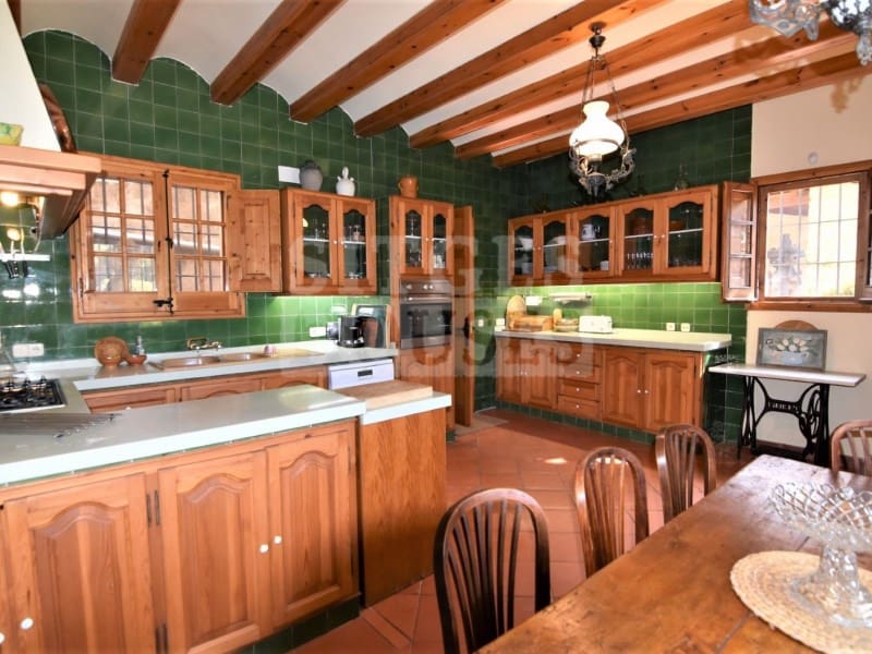 5 sovrum Finca/Hus på landet till salu i Les Gunyoles med pool garage - 1 500 000 € (Ref: 5237716)