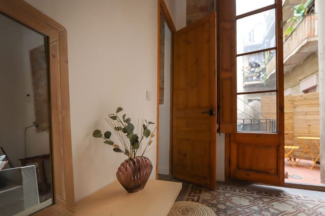 2 bedroom Apartment for sale in El Barri Gòtic, Barcelona city - € 435,000 (Ref: 8277161)