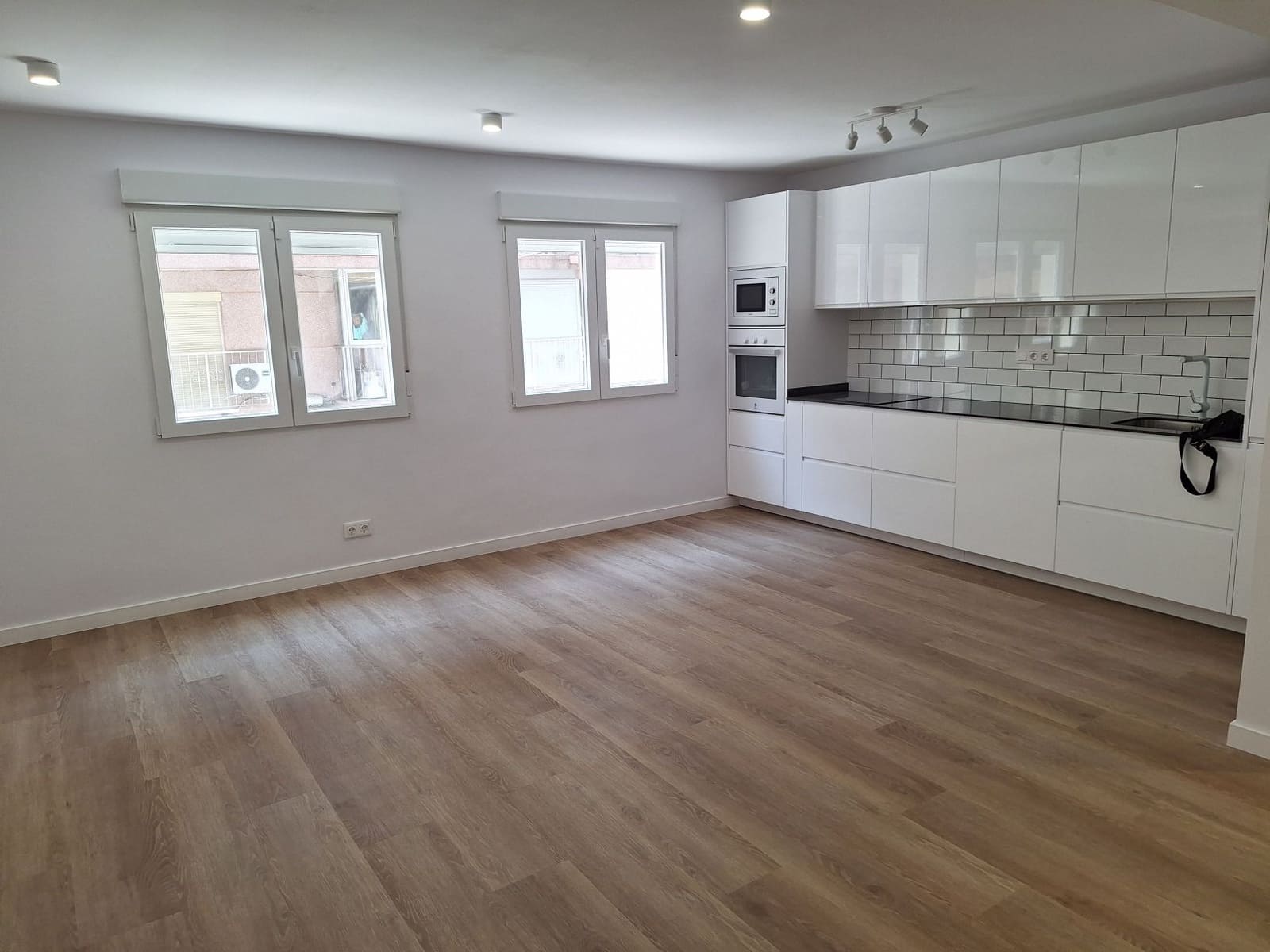 2 soveværelse Lejlighed til salg i Benidorm - € 249.900 (Ref: 9111530)