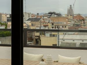 2 bedroom Penthouse for rent in L'Antiga Esquerra de L'Eixample, Barcelona city - € 3,230 (Ref: 9180184)