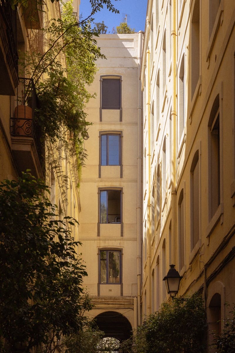 Appartement de 2 chambres à louer à Barcelone ville - 7 500 € (Ref: 9798080)