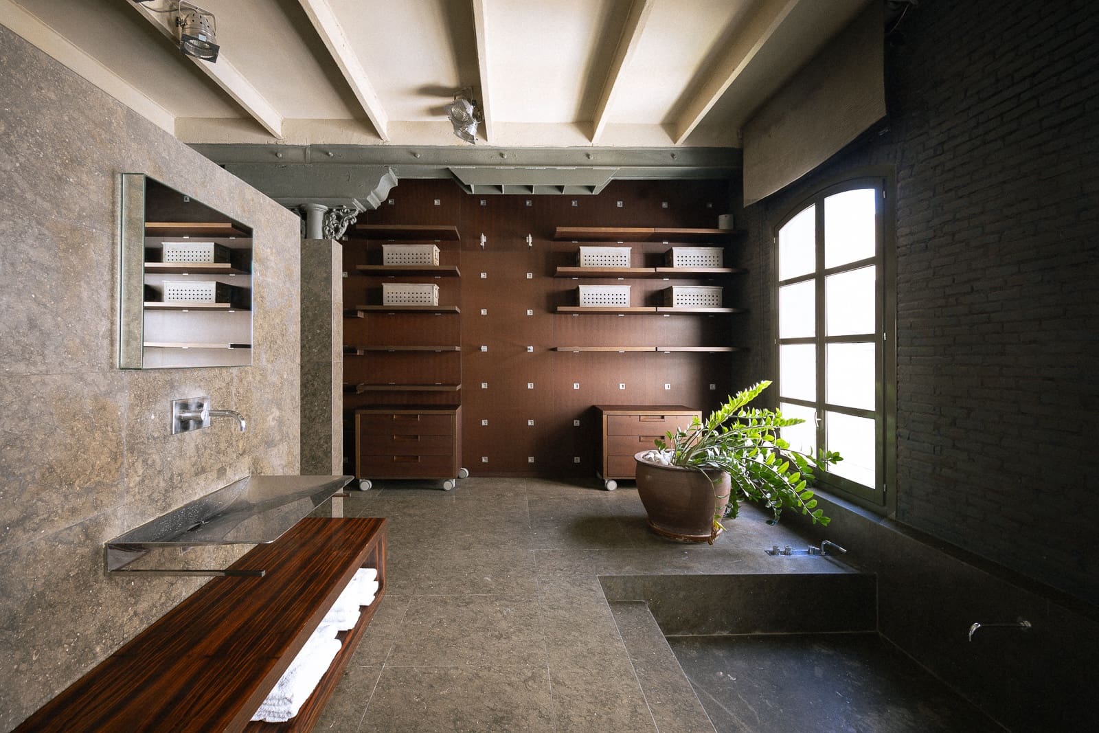 Appartement de 2 chambres à louer à Barcelone ville - 7 500 € (Ref: 9798080)