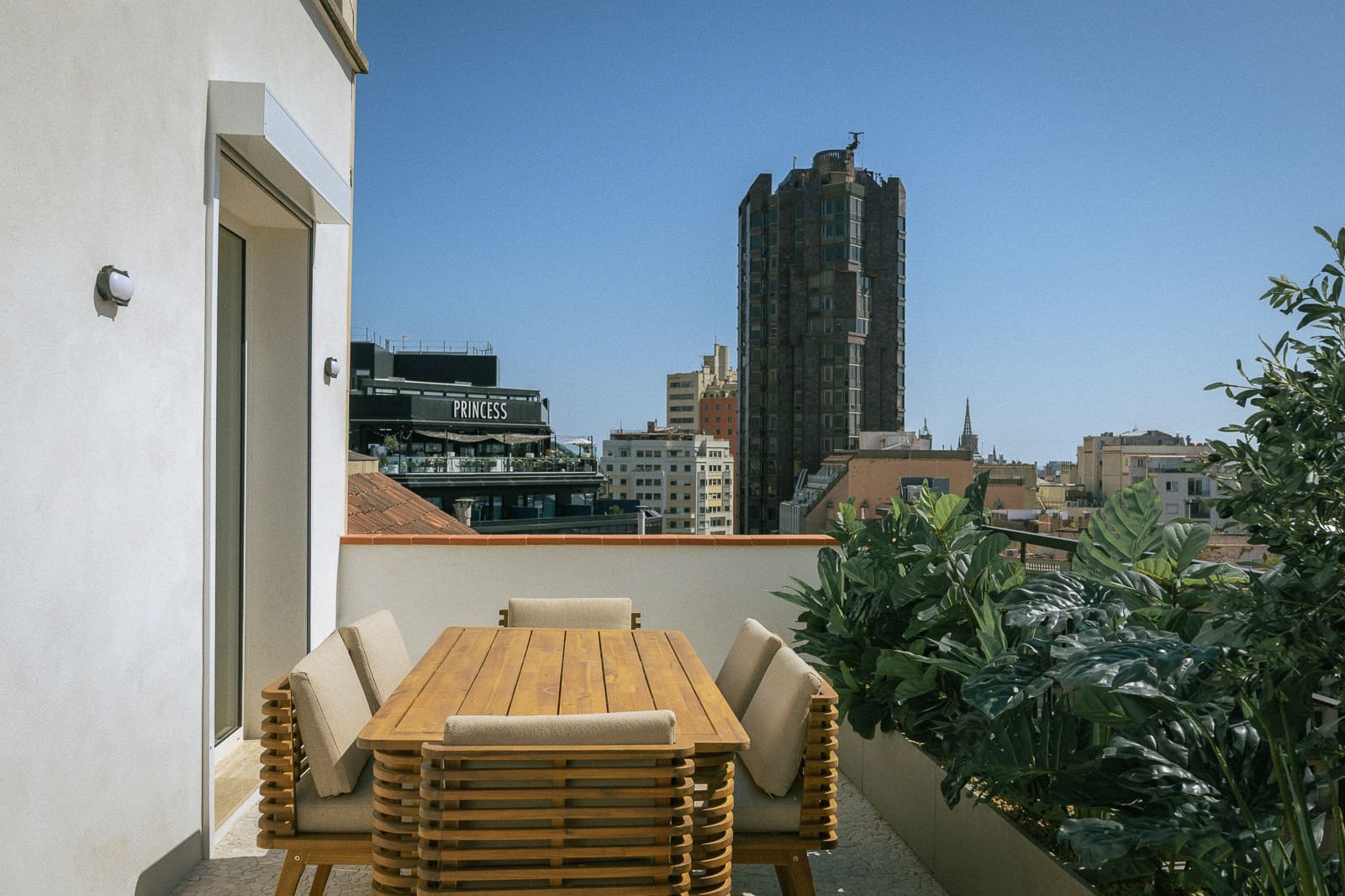 3 bedroom Apartment for sale in Barcelona city - € 1,675,000 (Ref: 9801371)