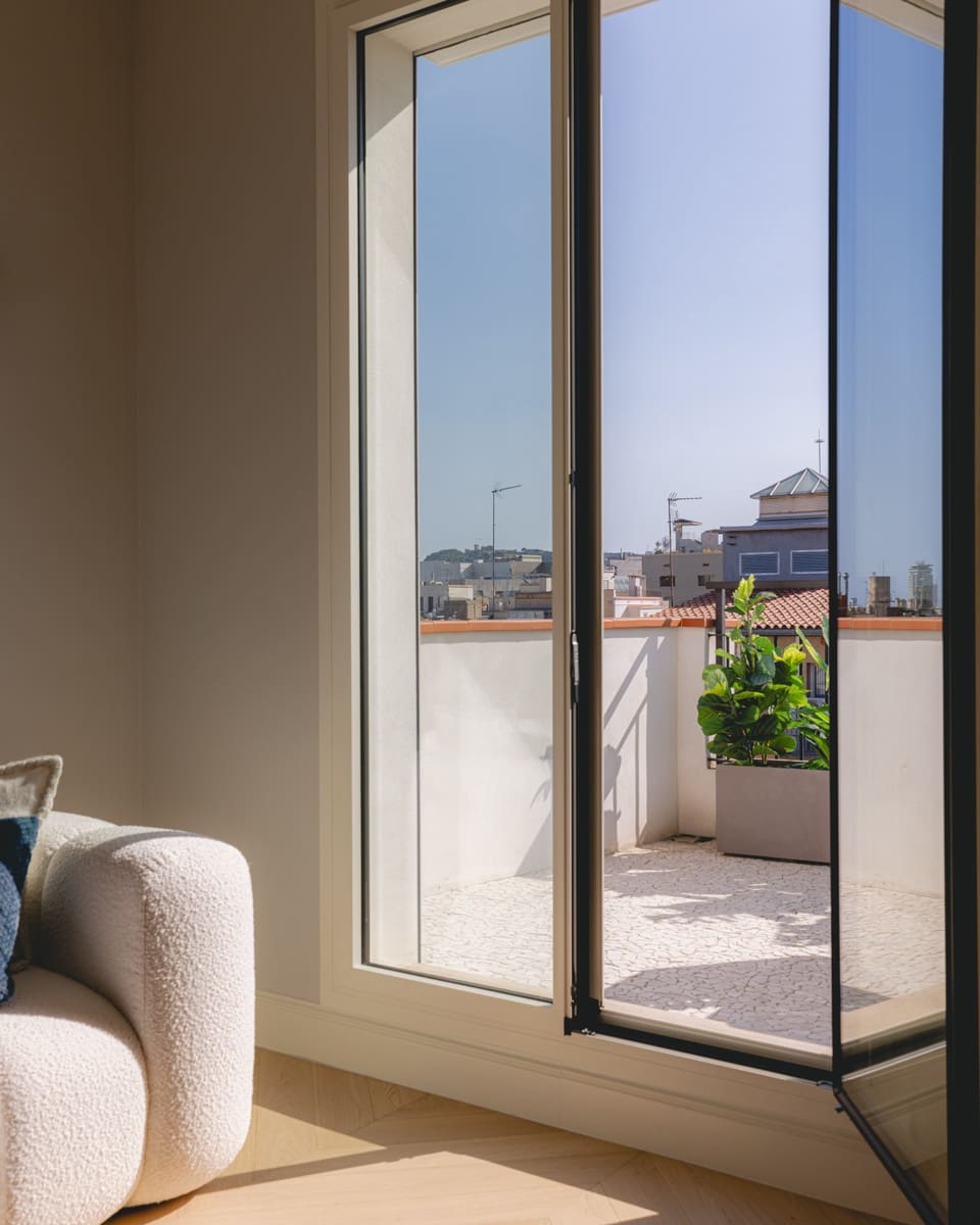 3 bedroom Apartment for sale in Barcelona city - € 1,675,000 (Ref: 9801371)