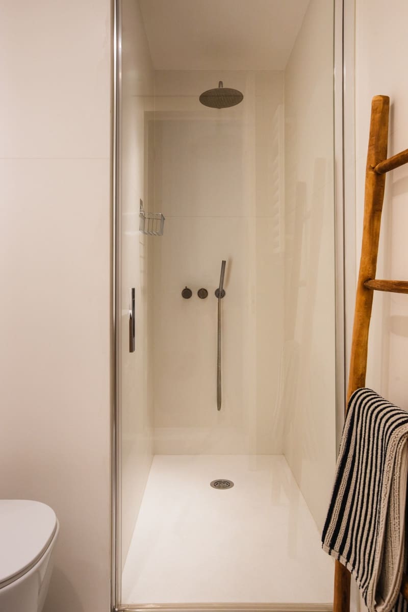 Appartement de 2 chambres à louer à Barcelone ville - 15 200 € (Ref: 9804779)