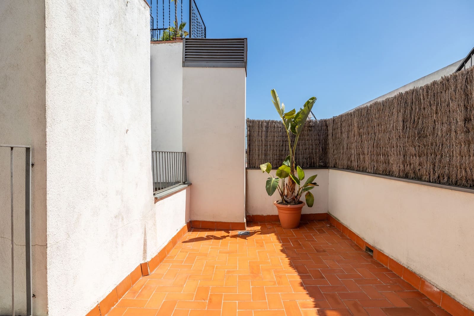 2 bedroom Apartment for sale in Barcelona city - € 460,000 (Ref: 9809057)