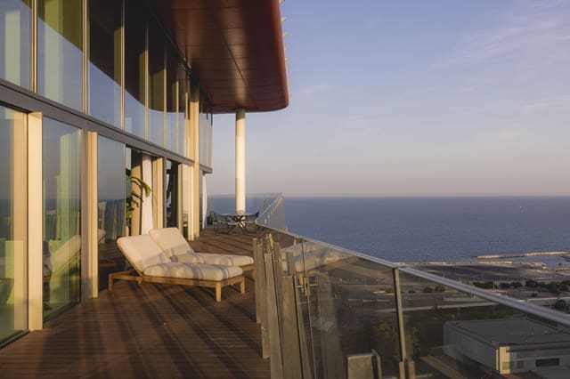 3 soveværelse Penthouse til salg i Barcelona by med swimmingpool garage - € 14.300.000 (Ref: 9944399)