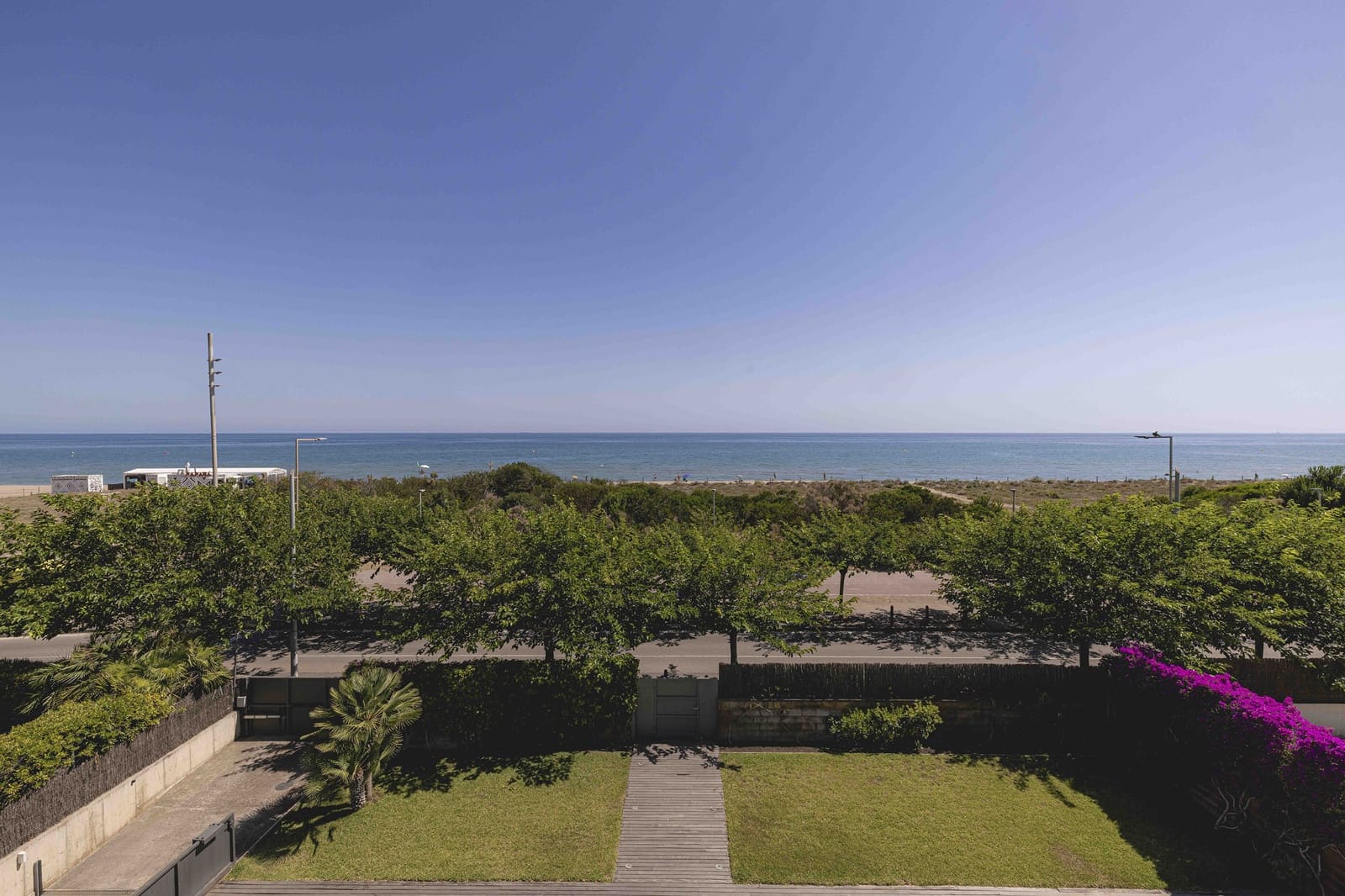 6 soveværelse Villa til leje i Gava med swimmingpool garage - € 20.000 (Ref: 9948513)