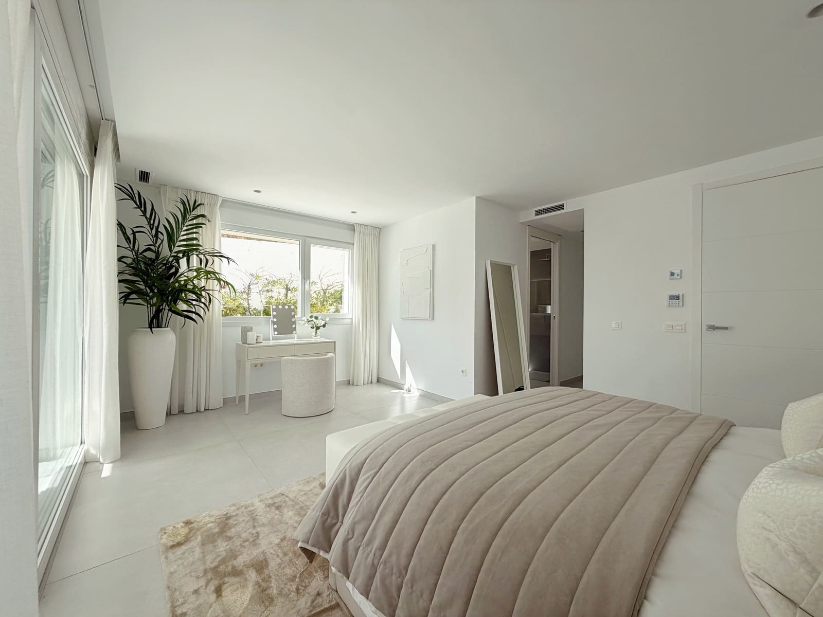 4 slaapkamer Villa te koop in Mijas met zwembad garage - € 3.300.000 (Ref: 10000142)