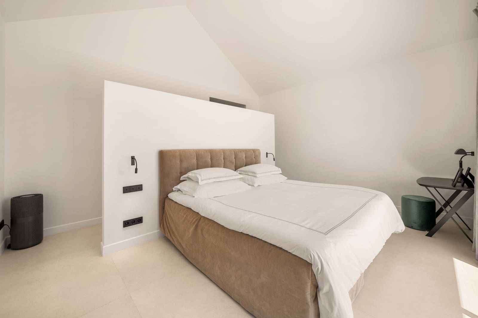 3 bedroom Villa for sale in Golden Mile with pool garage - € 4,950,000 (Ref: 10020355)