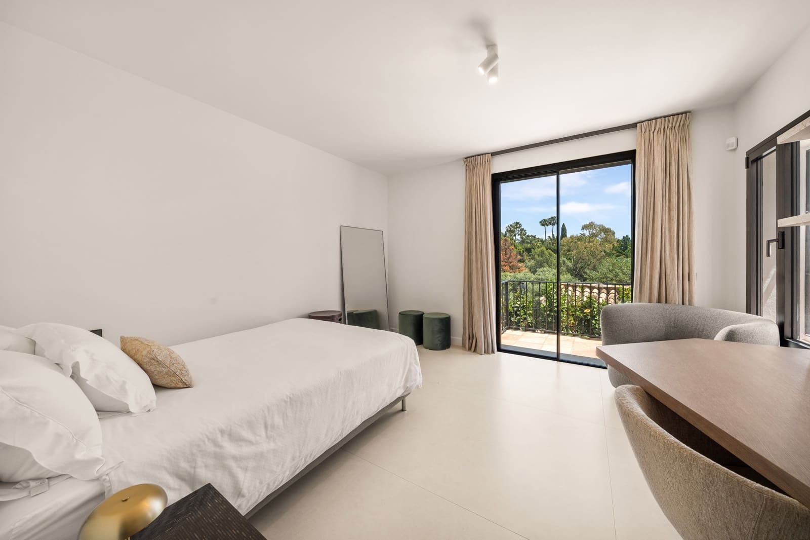 3 bedroom Villa for sale in Golden Mile with pool garage - € 4,950,000 (Ref: 10020355)