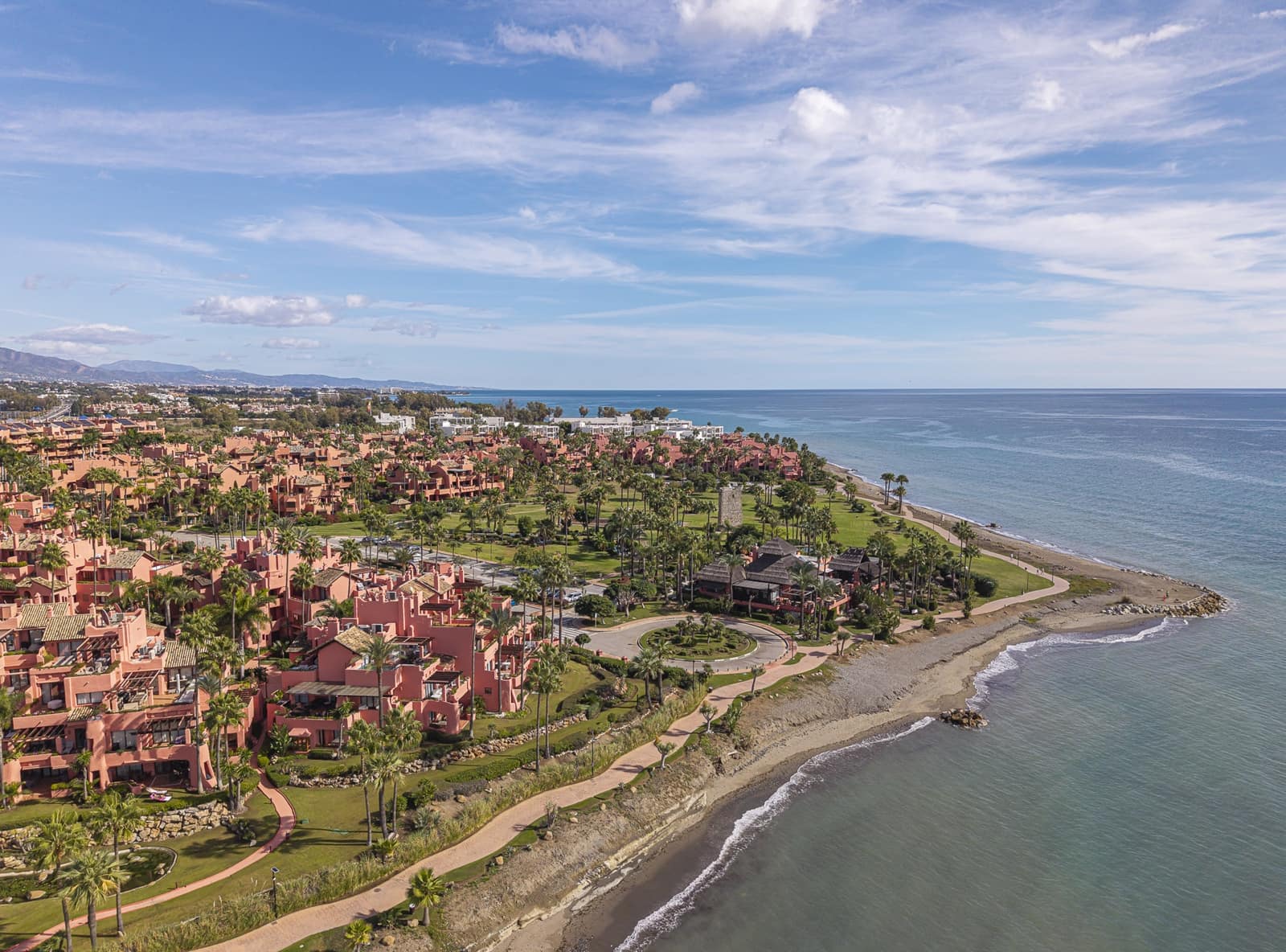 3 quarto Apartamento para venda em Estepona com piscina garagem - 2 695 000 € (Ref: 10025270)